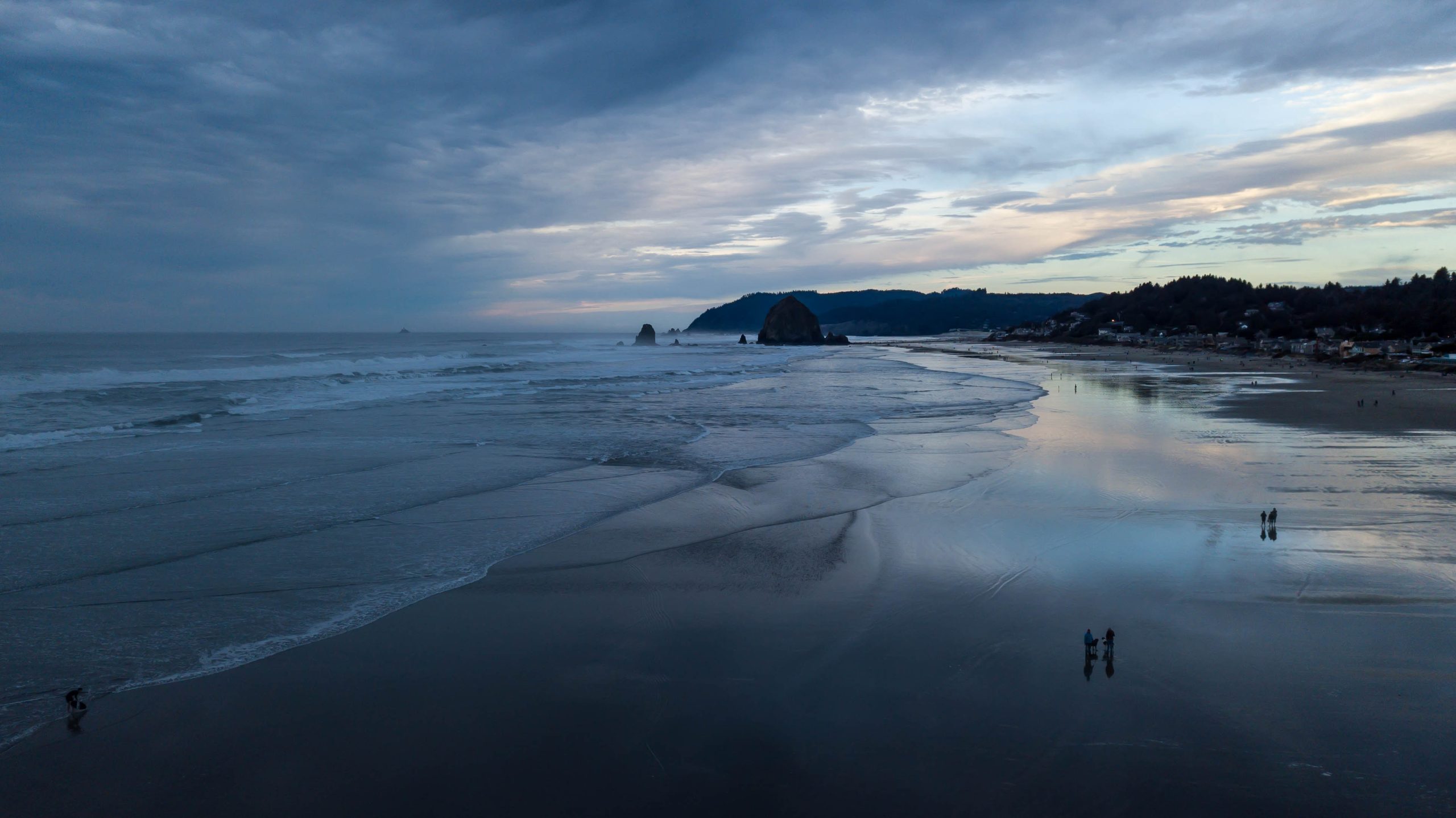 bars in cannon beach