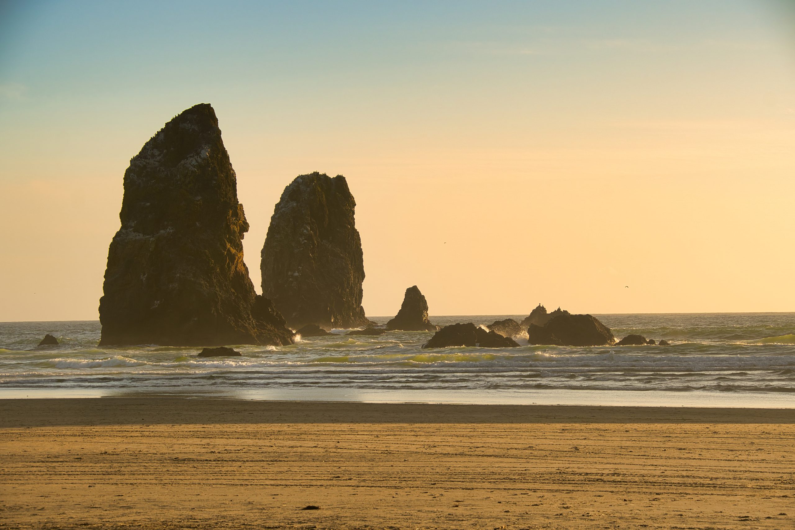 is cannon beach busy